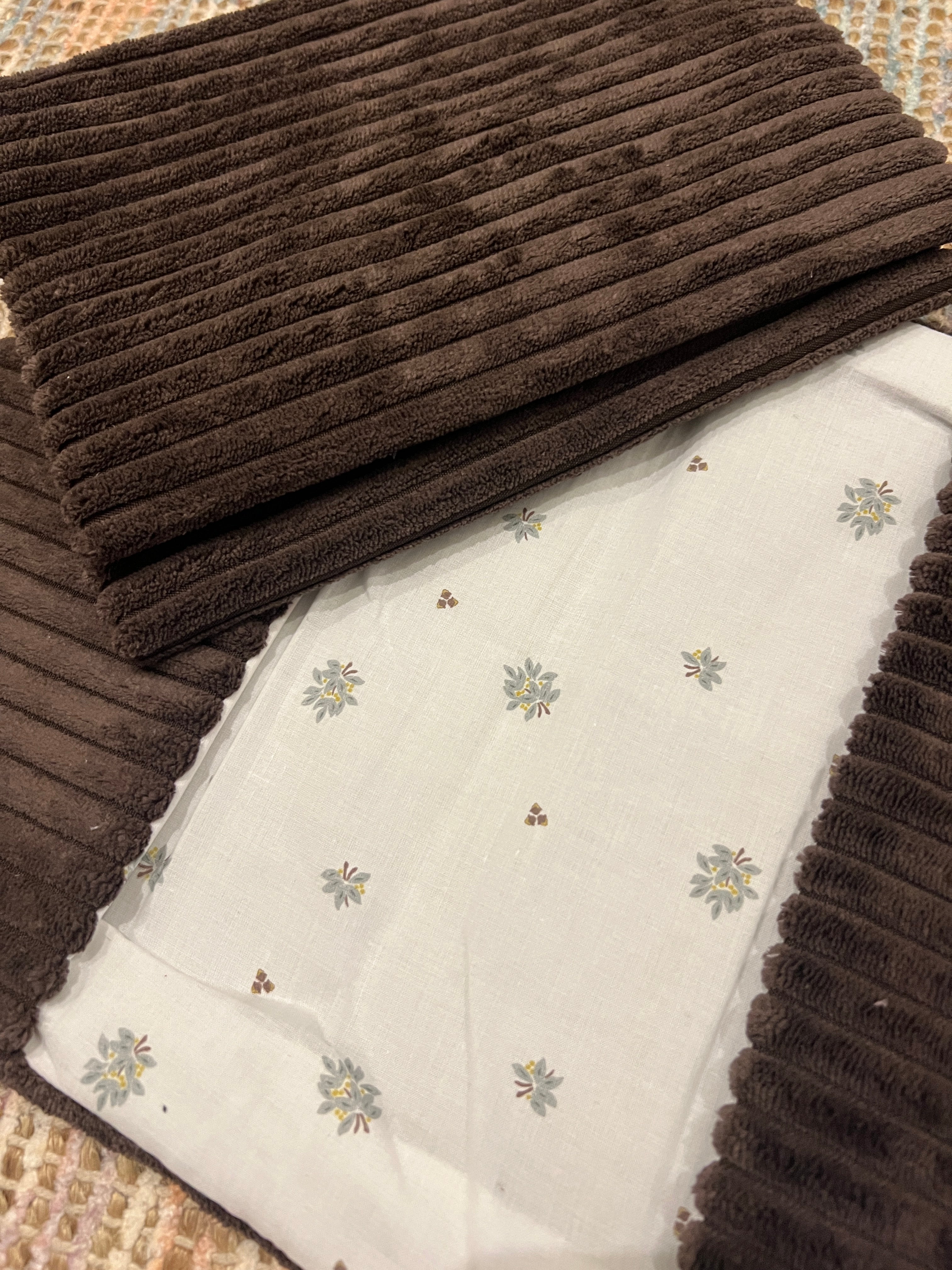 Protège Coran Marron + fleurs bleues - Tawbah ou Tajwid